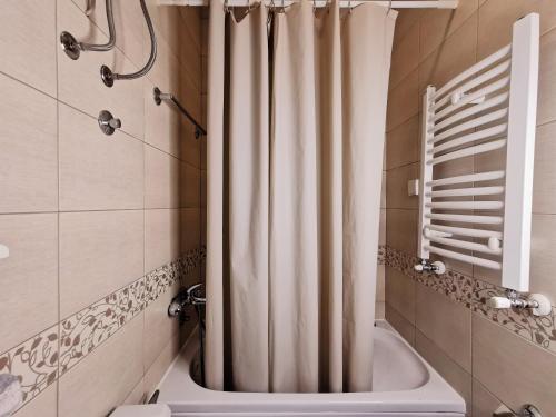 Ένα μπάνιο στο Apartments Paradisos