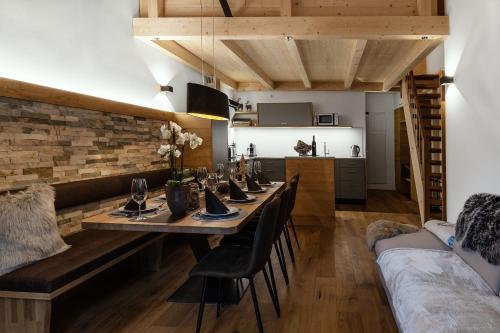 Una cocina o cocineta en Westwood-Apartment mit Indoorpool und Sauna