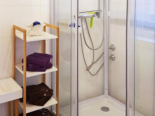 Ein Badezimmer in der Unterkunft 6 person holiday home in MOSTERHAMN