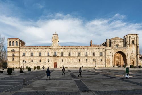 Parador de Turismo de León, León – Updated 2023 Prices