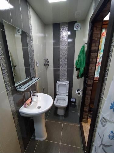 Bilik mandi di apartament oriental tale in old cyti Baku