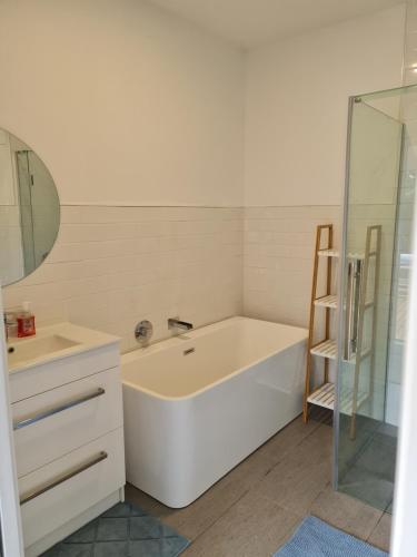 Ένα μπάνιο στο J&L Boarding Holiday House