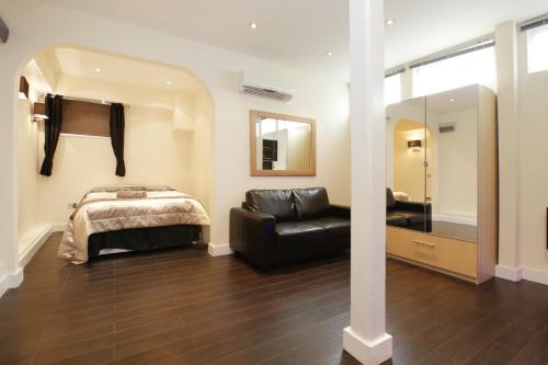 Gallery image of Cumberland Apartments in London