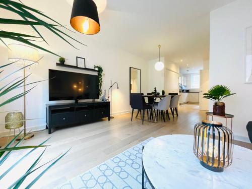 NEW Gorgeous 4BR Townhouse Inside The Olympic Park
