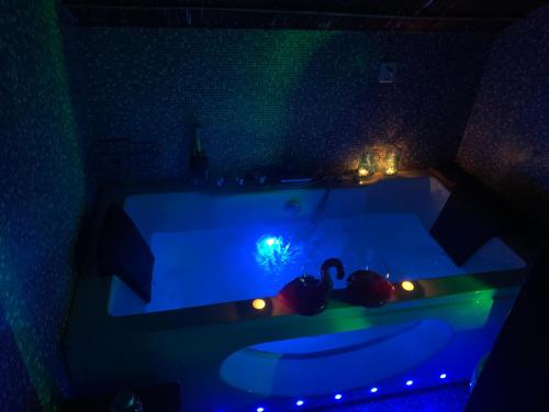 Fotografia z galérie ubytovania Apartament z JACUZZI dla DWOJGA przy PROMENADZIE v destinácii Ełk