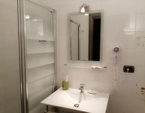 B&B Carolina Napoli-Vomero tesisinde bir banyo