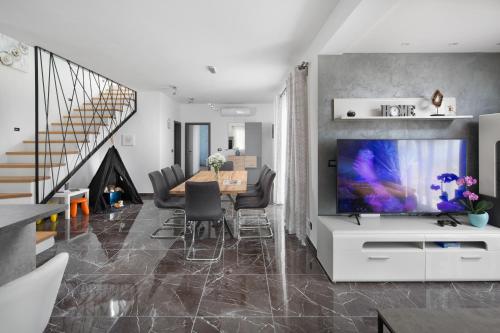 Gallery image of Villa Tramonto Kozljak in Kozljak