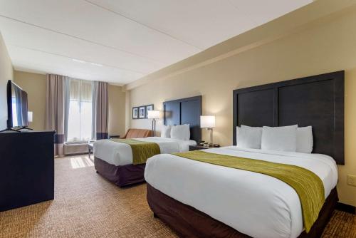 Ліжко або ліжка в номері Comfort Inn & Suites Montgomery Eastchase