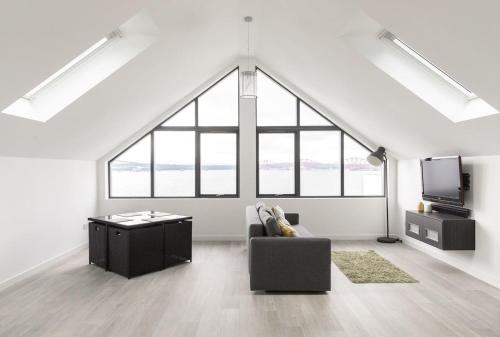 The Wee Glasshouse - Stunning views of Dalgety Bay