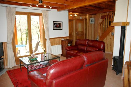 Seating area sa Maison de 2 chambres avec vue sur le lac piscine partagee et jardin amenage a Lachapelle Auzac