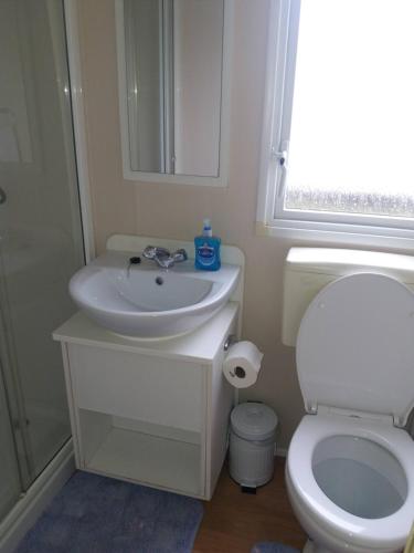 Gallery image of 2013 Willerby Sunset Static Caravan Holiday Home in Clacton-on-Sea