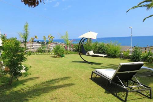 Fotografie z fotogalerie ubytování Spacious house with jacuzzi in Brancaleone Marina v destinaci Brancaleone Marina