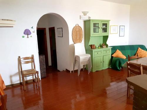 Area tempat duduk di 2 bedrooms house with sea view and furnished terrace at Mazara del Vallo