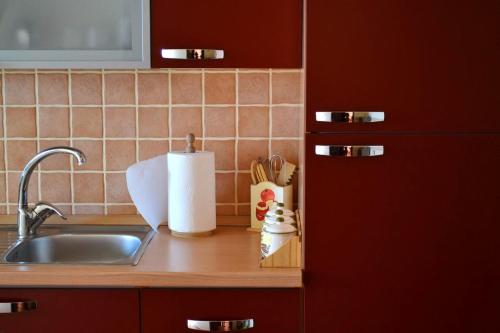 Cucina o angolo cottura di One bedroom appartement with furnished balcony and wifi at Nicolosi