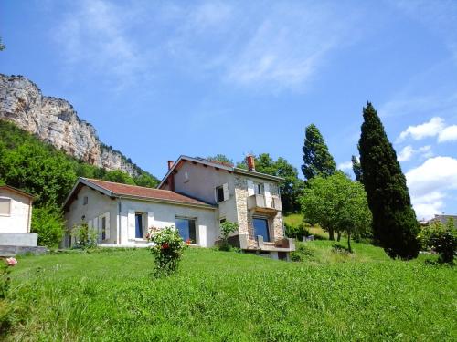 Maison charmante à Plan-de-Baix avec vue montagne.