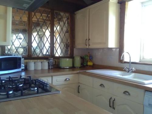 Remarkable 3 Bed Cottage in Bath – Photos 3