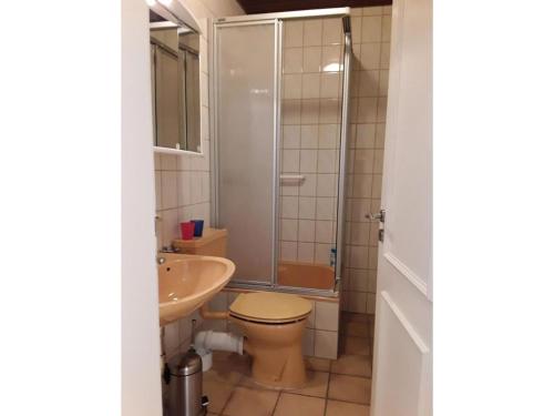 Bilik mandi di Ferienwohnung am Rande Kassels