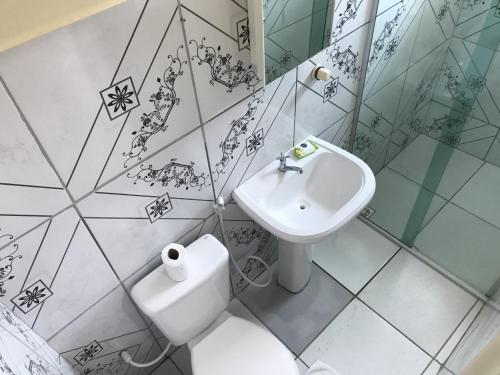 A bathroom at Pousada Recanto Maguary