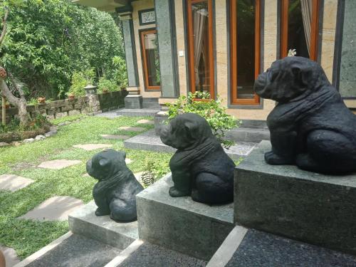 Κήπος έξω από το Putu home stay ubud