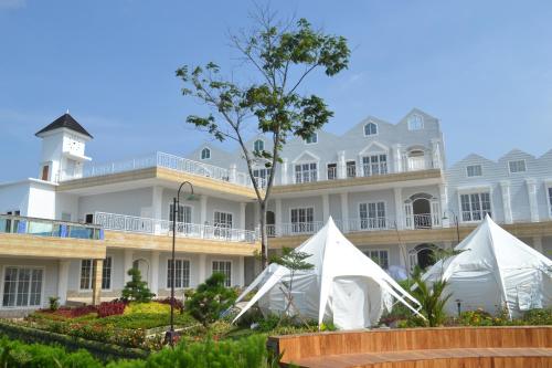 Gedung tempat hotel berlokasi