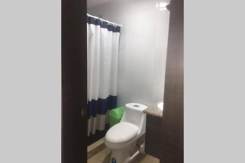 A bathroom at Espectacular suite en malecón de Atacames