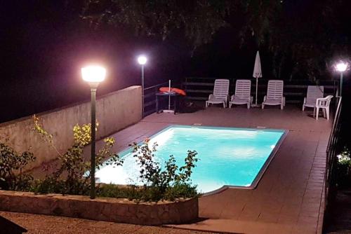 Πισίνα στο ή κοντά στο Beautiful Villa in Caccamo + Pool