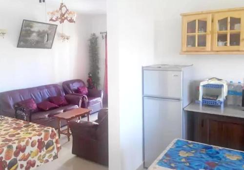 Kuchyň nebo kuchyňský kout v ubytování Elegant Apartment in Pereybere + Pool