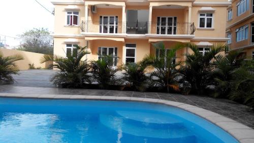 Elegant Apartment in Pereybere + Pool