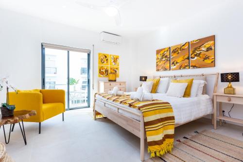 Art-inspired modern apartment