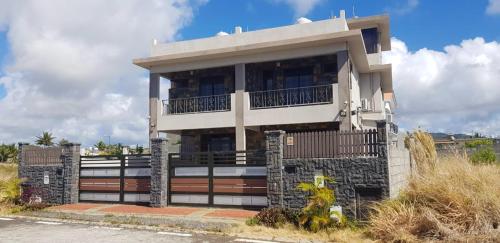 Charming house in Mahebourg with sea view and garden