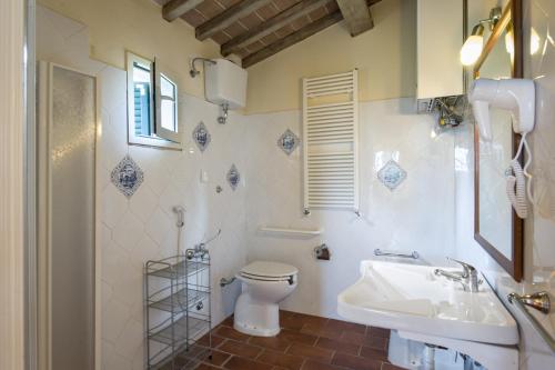 Ένα μπάνιο στο Camere con vista in Valdichiana