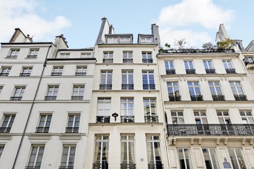Pick A Flat's Apartment in Louvre - Croix des Petits Champs
