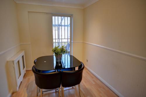 LUXURY 3Bed Hse Nr ExCEL Clean Wifi Free Parking