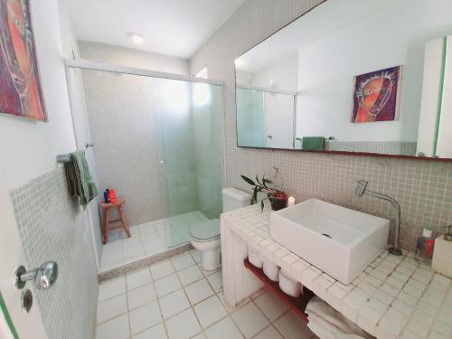 Kylpyhuone majoituspaikassa Casa do Maracuja