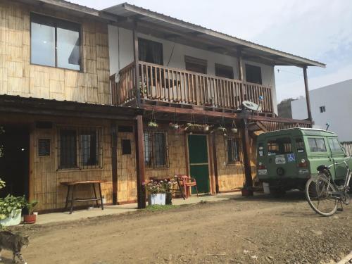 Gallery image of Suki Cafe Apartments in Canoa