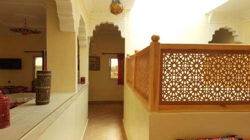 Televisyen dan/atau pusat hiburan di Charming Villa in Tou Ganaou with Private Pool