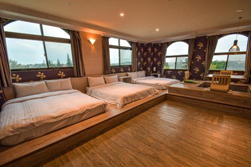 Cama o camas de una habitación en Jinsa Lakeside View Resort