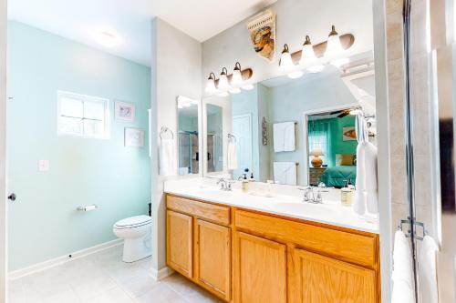 Bilik mandi di Bayview Landing - 38013 Bayview Circle