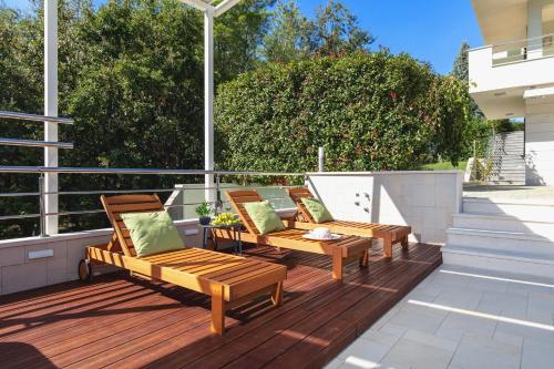 Φωτογραφία από το άλμπουμ του Luxury Villa Lovric with private heated pool, Jacuzzi, Sauna and private tavern σε Tugare