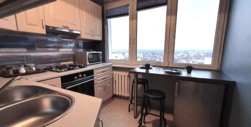 DK Apartament Panoramaにあるキッチンまたは簡易キッチン