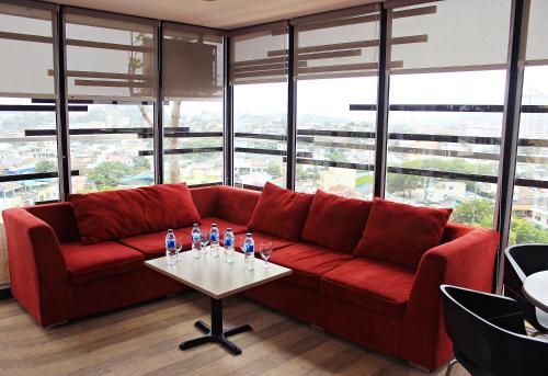 Ruang duduk di Biz Hotel Batam