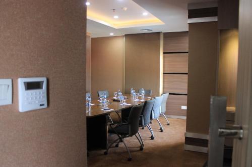 Kawasan bisnes dan/atau bilik persidangan di Biz Hotel Batam
