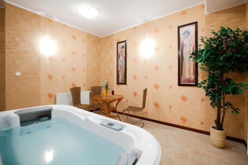 Foto dalla galleria di Hotel - Dworek Tryumf a Księżyno