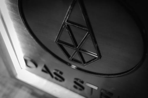 a close up of a scale with a star on it at DAS STEIN in Amerang