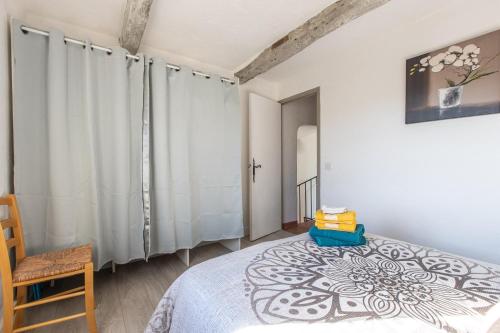 Ένα ή περισσότερα κρεβάτια σε δωμάτιο στο LB Vacation Rentals I Charming Little Bucolic House 5-Min From City