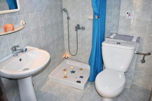 Kúpeľňa v ubytovaní Kuris Studios & Apartments