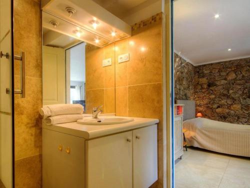 Koupelna v ubytování Studio accueillant à Moltifao 30 m² avec terrasse et jardin