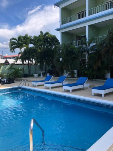 The swimming pool at or close to Ocean Palms