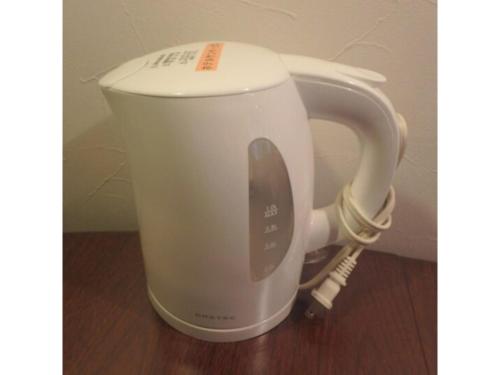a white mixer sitting on top of a table at Hotel Suntargas Otsuka - Vacation STAY 08520v in Tokyo