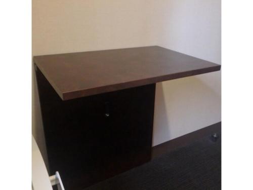 a wooden desk in a corner of a room at Hotel Suntargas Otsuka - Vacation STAY 08494v in Tokyo